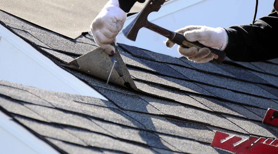 Professional residential roofers in Dix, IL